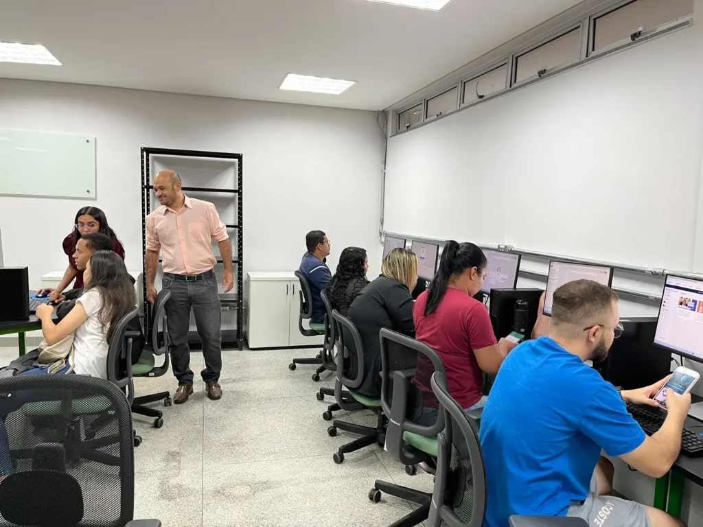 Escolas do Futuro oferecem 204 vagas para cursos técnicos em cinco municípios | Foto: Secti-GO