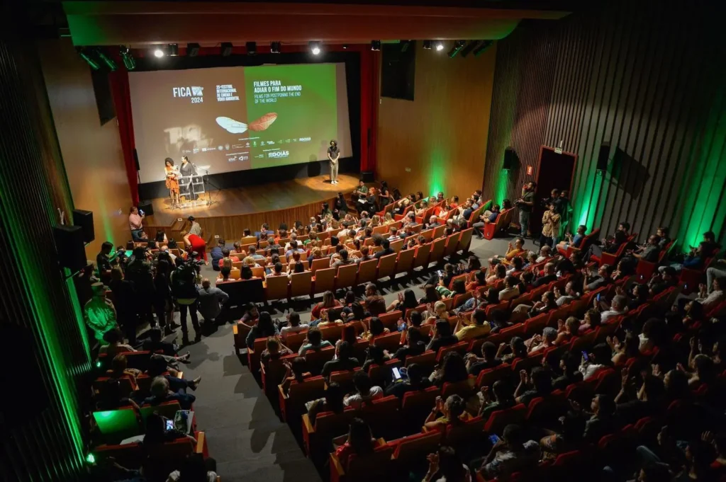 Programação que envolve a exibição de mais de 100 filmes nas quatro mostras competitivas e especiais, além de 27 shows. | Foto: Divulgação