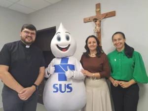 A superintendente de Vigilância em Saúde da SES/GO, Flúvia Amorim, faz um apelo para que as famílias cuidem dos mais vulneráveis, que são crianças e idosos. (Fotos: SES-GO)