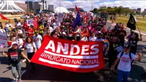 Greve dos docentes federais: manifestação do Andes em Brasília — Foto: Divulgação / Andes