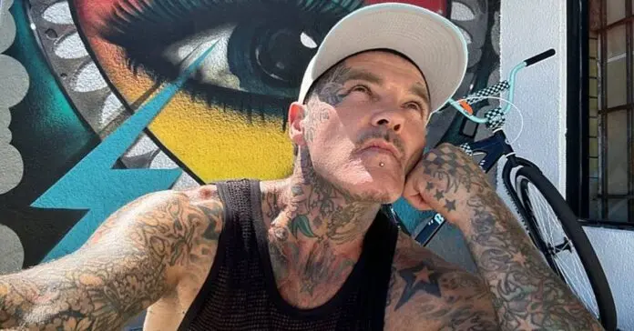 Shifty Shellshock, da Crazy Town, morreu aos 49 anos na última segunda-feira (24). | Foto: Reprodução/Instagram