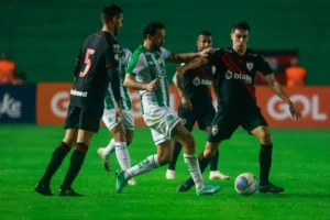 Com a derrota, o Dragão continua na zona de rebaixamento  (Foto: Luiz Erbes)