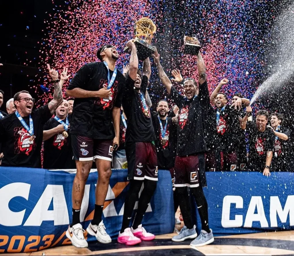 Franca conquista tricampeonato do NBB sobre o Flamengo