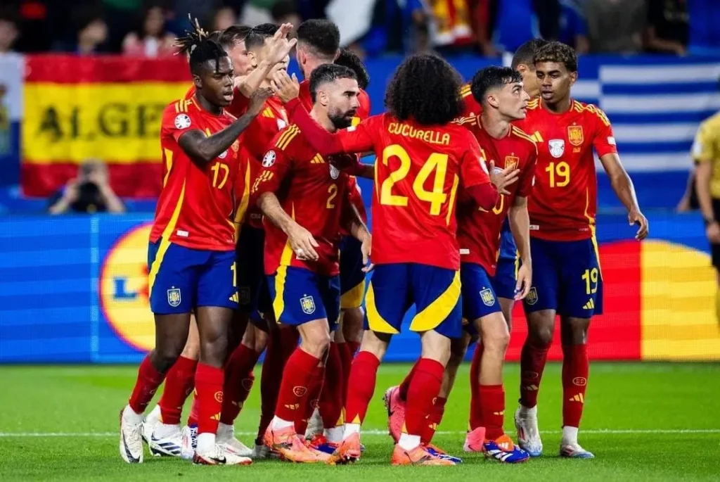 Com gol contra, Espanha vence a Itália na Eurocopa