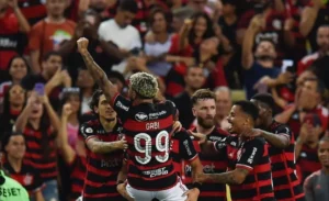 Flamengo alcança topo da tabela após vitória contra o Bahia