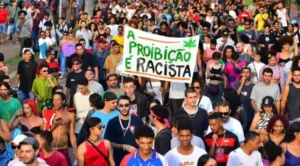 Goiânia terá Marcha da Maconha no domingo (23), na praça universitária| Foto: Jucimar de Sousa.