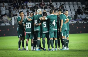 Goiás faz evento fechado para pré-lançamento de nova camisa