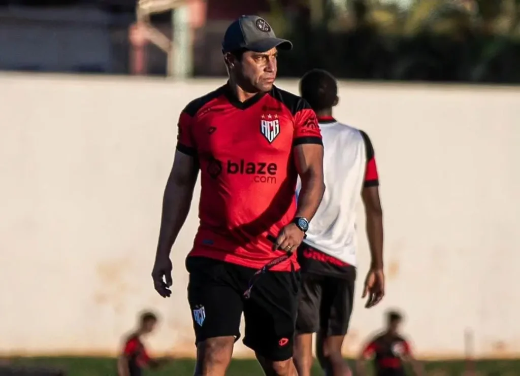 Atlético-GO: 'saímos com um resultado positivo' diz Gomes