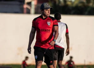 Atlético-GO: 'saímos com um resultado positivo' diz Gomes