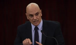 Moraes exige que X de Elon Musk pague multa por post sobre Lira