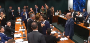Barraco envolve núcleo bolsonarista: Gayer, Nikolas e Zé Trovão