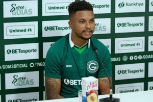 O atleta também ressaltou a importância de saber aprender com os erros do último jogo | Foto: Rosiron Rodrigues / Goiás EC