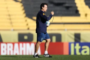 Entretanto, os compromissos seguintes não foram tão positivos para o então treinador do Fluminense e da Seleção Brasileira | Foto: Vitor Silva/CBF