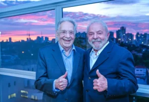 Lula e Fernando Henrique Cardoso em clique em um dos encontros de ambos que já foram adversários por décadas| Ricardo Stuckert/Divulgação