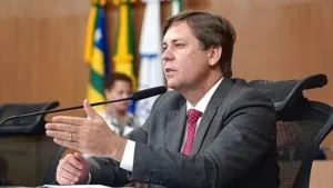 Presidente da Alego comanda cerimônia do ‘Abril Laranja’