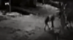 O homem foi espancado e queimado vivo após ser liberado da cadeia. Foto: Reprodução.