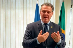 Ministro da Agricultura anuncia saída de secretário após polêmica