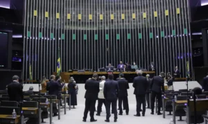 Urgência do projeto foi aprovada por 302 votos contra 142. | Foto: Agência Brasil