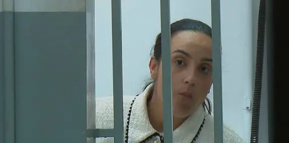 A passageira teria tentado agredir a vítima, enquanto o chamava de 'macaco' e outras ofensas | Foto: Reprodução
