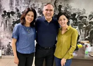 Mabel promete continuar legado de Iris às filhas do ex-prefeito
