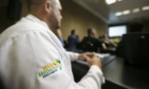 Ministério da Saúde reajusta bolsa do Mais Médicos