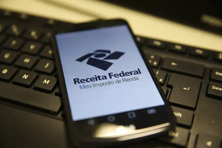 Carga tributária ocupa 40% do rendimento do trabalhador brasileiro