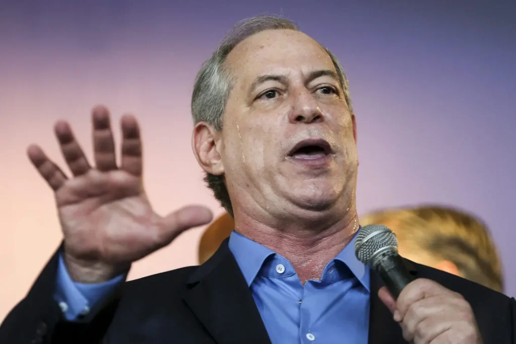 Ciro Gomes elogia Caiado e critica governo Lula
