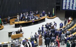 Até agora, houve 776.939 votos na enquete da proposta, no site da Câmara.