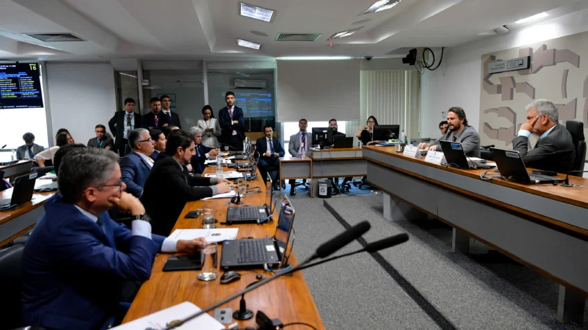 PL que aumenta pena dos crimes cometidos nas "saidinhas" deve ser votado nesta terça (25)