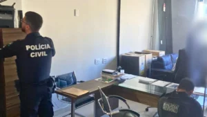 A Polícia Civil cumpriu mandados de prisão e busca e apreensão na residência e no escritório do advogado I Foto: Divulgação/PCGO