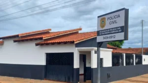 O suspeito foi autuado em flagrante pelos crimes de dirigir embriagado e dirigir sem CNH I Foto: Divulgação/PCGO