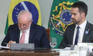 Leite pede ao governo Lula criação de programa para evitar demissões