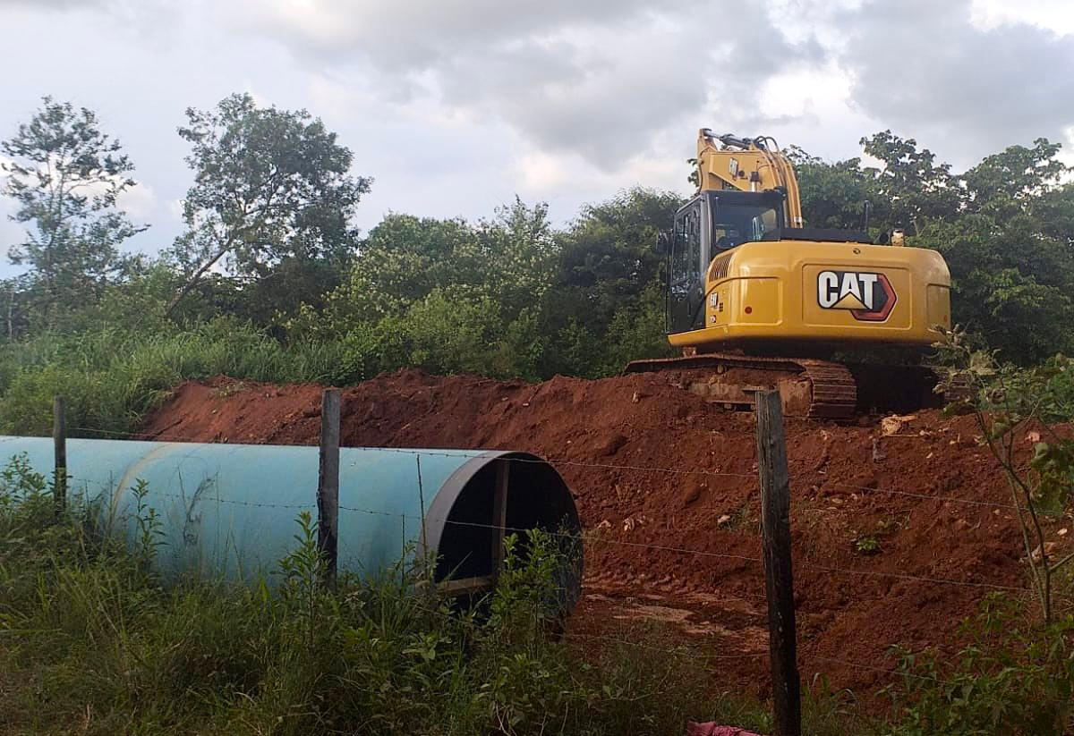 Prefeitura de Goiânia refaz dique de contenção para conter água da chuva e evitar alagamentos na região da Vila Roriz