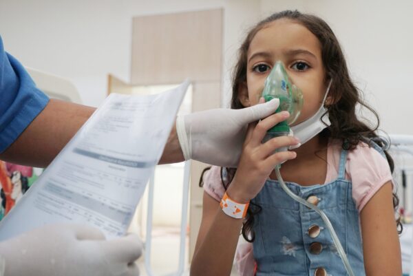 Variação de calor e tempestades afetam saúde respiratória da população