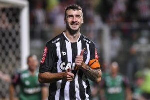 Lucas Pratto já pode estrear