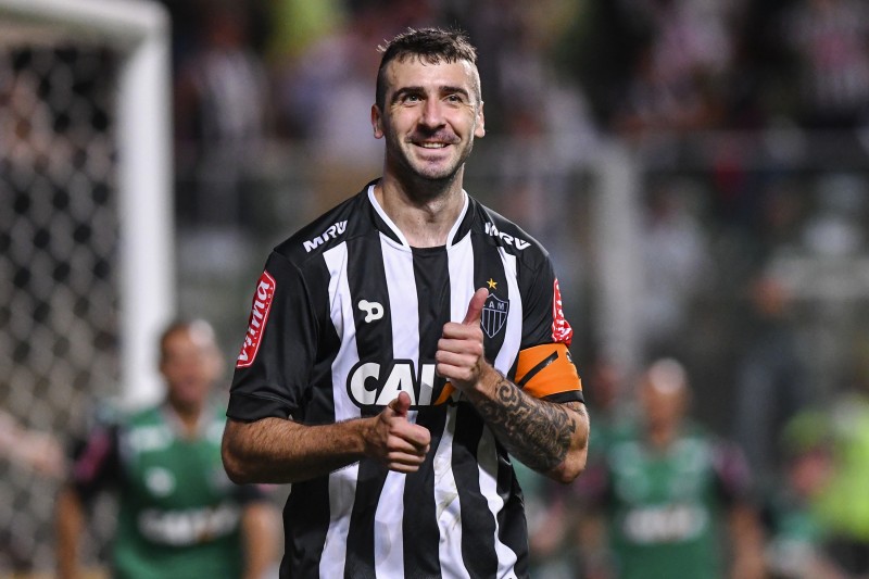 Lucas Pratto já pode estrear