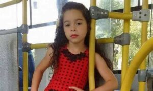 ‘Desafio do desodorante’ que circula na internet pode ter matado menina de 7 ano