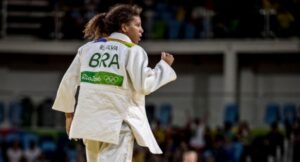 Rafaela Silva conquista o primeiro ouro para o Brasil