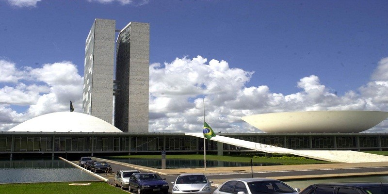 Congresso terá novo intervalo de duas semanas; corredores vazios