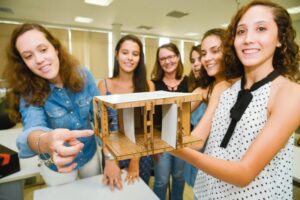 Refugiados podem ter abrigo humanizado