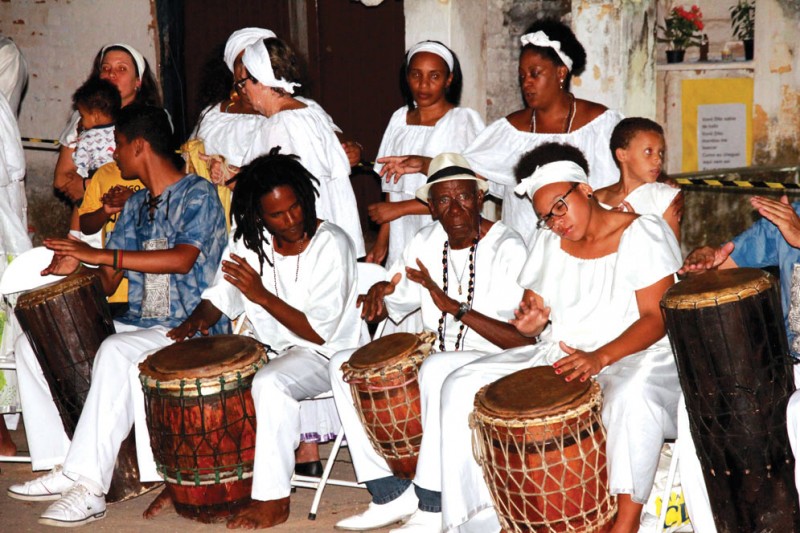 Centro Cultural UFG recebe exposição Na Angola Tem na próxima terça-feira