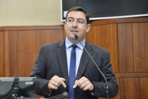 Assembleia fiscaliza ponto de servidores