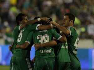 Palmeiras bate Atlético Goianiense por 3 a 1