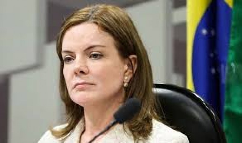 Ministro do STF libera voto em ação contra Gleisi Hoffmann para revisão