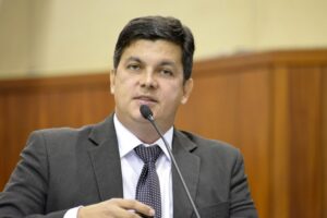 Deputado é contra o corte de ponto na Assembleia