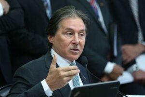 Presidente do Senado admite que será difícil votar reforma às pressas