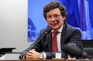 PEC na Câmara revê medidas de austeridade nos próximos 20 anos