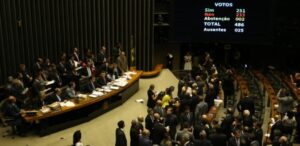 Senadores querem suspender decreto