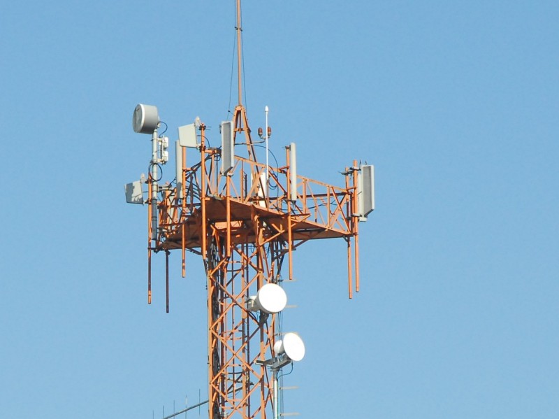 Pesquisas desmentem malefícios causados por antenas