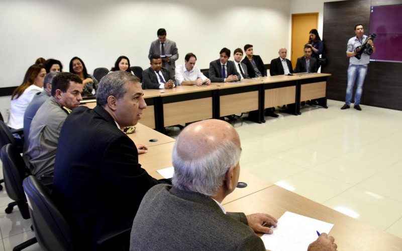 Deputados aliados apoiam José Eliton